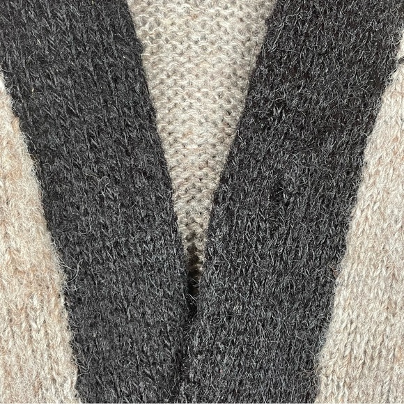 One of A Kind Bolivian Handmade 100% Alpaca Wool Grandpacore Cardigan Sweater  L - Picture 16 of 16